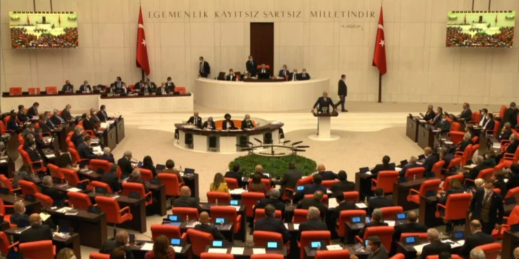 TBMM Sağlık Çalışanları için Karar Alamayacak mı?