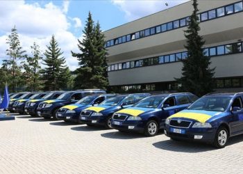 AB Kosova Misyonu'ndan Ukrayna'ya yardım: 12 araçlık insani yardım konvoyu sevk edildi