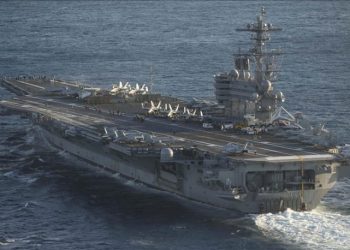 ABD jeti, uçak gemisinden denize düştü