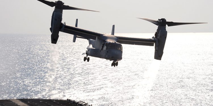 ABD savaş gemisine iniş yaptığı sırada düşen askeri uçağın görüntüleri ortaya çıktı
