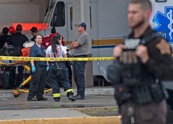 ABD'de alış veriş merkezine silahlı saldırı: 3 kişi hayatını kaybetti