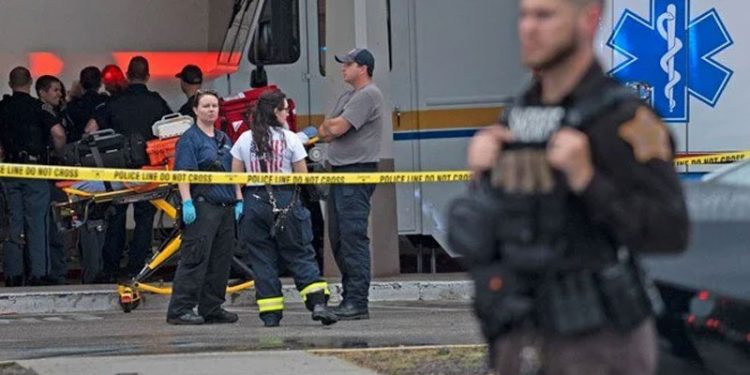 ABD'de alış veriş merkezine silahlı saldırı: 3 kişi hayatını kaybetti