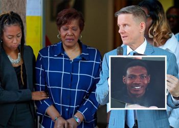 ABD'de polisin bir siyah genci 60 kez ateş ederek öldürdüğü görüntüler yayımlandı