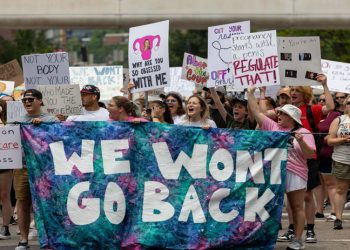 ABD'de tecavüz mağduru 10 yaşındaki çocuk kürtaj için eyalet değiştirmek zorunda kaldı