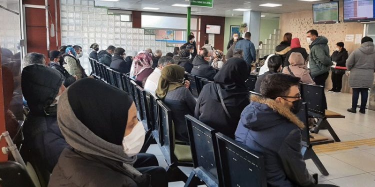 AHESEN: Eylül ayında sağlık sisteminin yaşayacağı yük nedeniyle ‘iflas etmemesi' için önlemler alınmalı