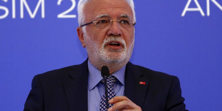 AKP’li Elitaş siyasi tarihi hatırlattı: Adalet Partisi petrol krizi sonucu iktidarını kaybetti