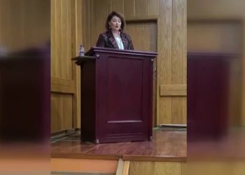 AKP'liler Belediye Meclisi'nde kavga etti: 'Akraba çeteleriniz' dedi, konuşturulmadı