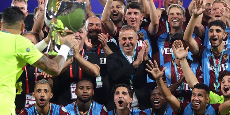 Abdullah Avcı: 7 ayda bir kupa güzel oluyor