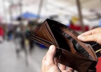 Açlık sınırı 6 bin 840 lirayla asgari ücretin 1341 lira üzerine çıktı