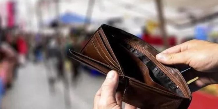 Açlık sınırı 6 bin 840 lirayla asgari ücretin 1341 lira üzerine çıktı