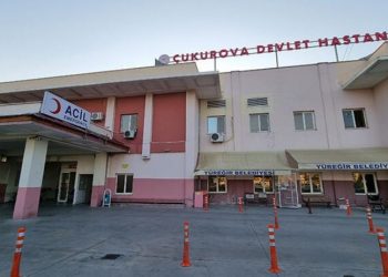 Adana'da sağlık çalışanlarını tehdit edip, hastaneye zarar veren şüpheli tutuklandı