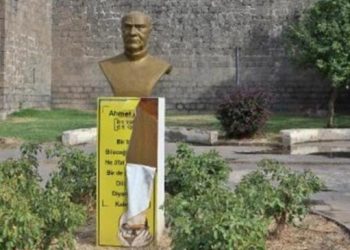 Ahmet Arif’in büstü tahrip edildi