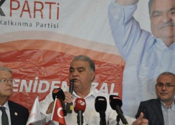 Ahmet Özal: Ben iktisatçıyım, böyle giderse dolar yarın 25,5 lira olacak