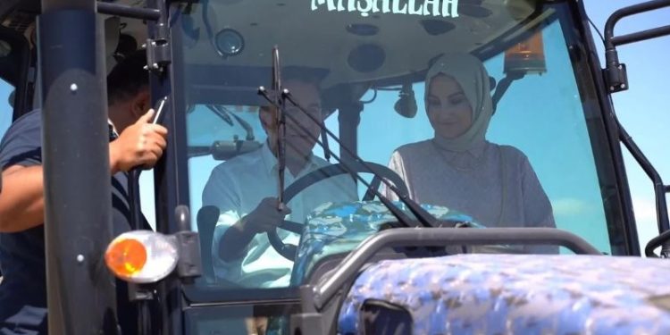 Ali Babacan: Koskoca ekonomi tamamen bilmeyenlerin elinde