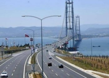 Altaylı: Gizlice konsorsiyum kuran bir grup m&uuml;teahhit, bakandan ağır zılgıt yedi