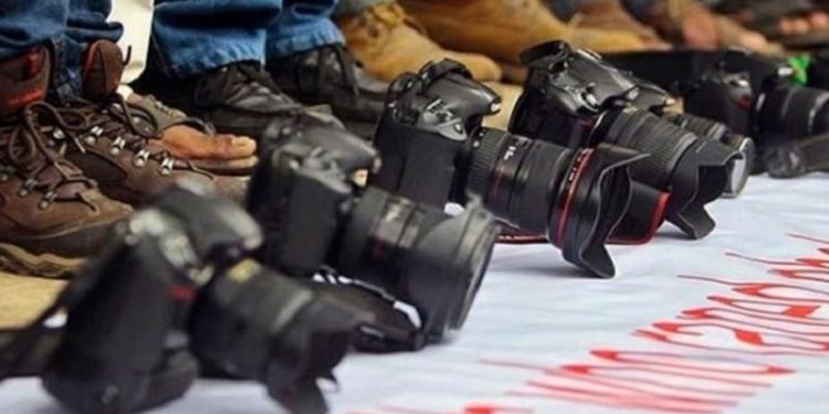 Altı aylık 'basın özgürlüğü' bilançosu: 56 gazeteci gözaltına alındı, 23 gazeteci tutuklandı