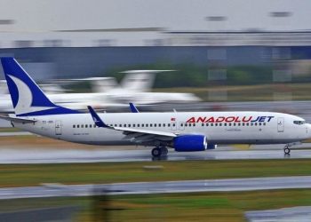Anadolujet uçağında kabin duman dolunca acil iniş yapıldı