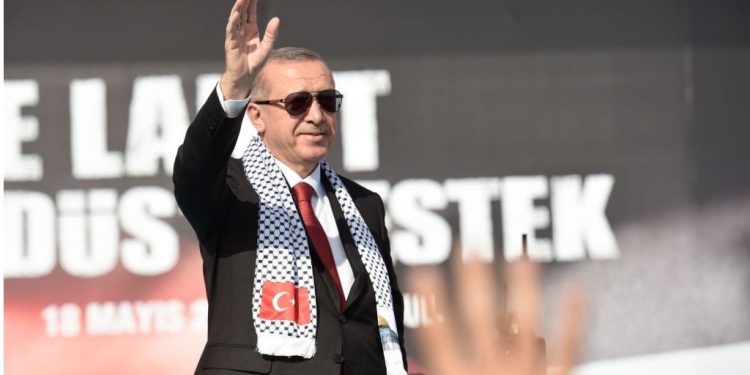 Arap Dünyası Anketi: Erdoğan'ın Arap dünyasında popülerliği azaldı fakat hâlâ en beğenilen lider