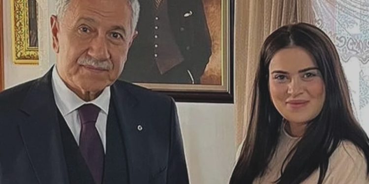 Arınç'ın yeğeni Demokrat Parti'den siyasete girdi