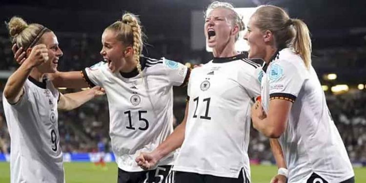 Avrupa Kadınlar Futbol Şampiyonası: Fransa'yı eleyen Almanya finalde İngiltere ile karşılaşacak