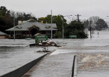 Avustralya'da seller nedeniyle 50 bin kişi tahliye ediliyor