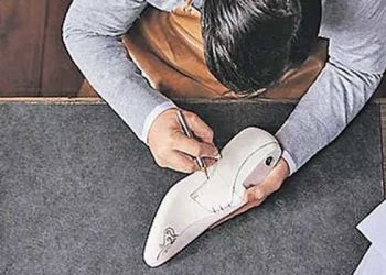 Ayakkabı devleri işe alım ve yatırımları durduruyor