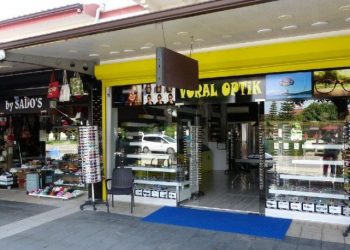 Ayakkabı mağazasına müşteri gibi girdi, 140 euro çaldı