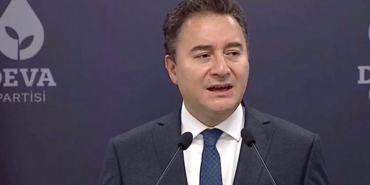 Babacan: Gitmek isteyip gidemeyenlerin ülkesi olduk