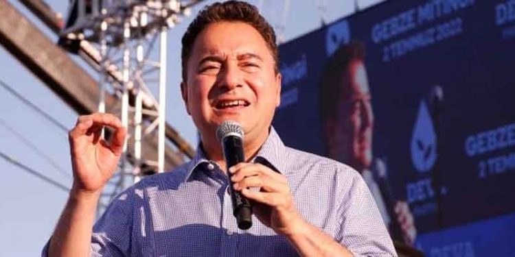 Babacan’dan ‘deklarasyon kırgını’ Davutoğlu’na: Ufak şeylere takılmayalım