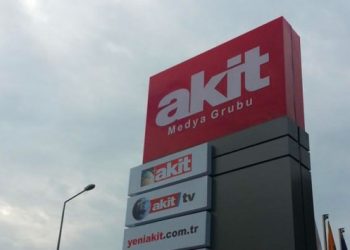 Babasını kaybeden Pervin Buldan'a Yeni Akit'ten nefret söylemi