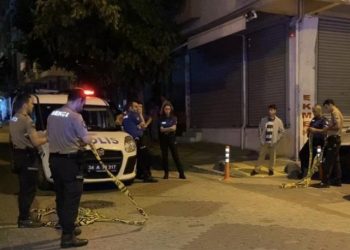 Bağcılar'da maskeli bir grup, 3 kişiye ateş açtı!