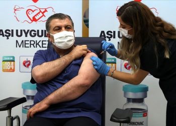 Bakan Koca TURKOVAC'ı önerdi, yurttaşlar tercih etmedi