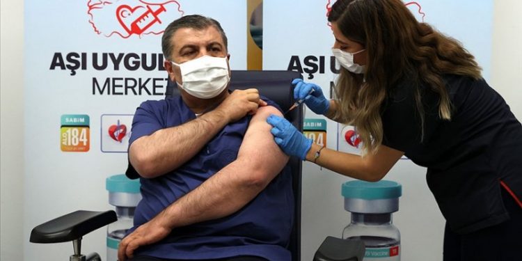 Bakan Koca TURKOVAC'ı önerdi, yurttaşlar tercih etmedi