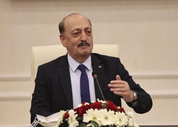 Bakan: Refaha bakın… Her ailenin otomobili var, çocukları okuyor