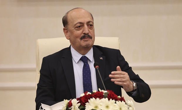 Bakan: Refaha bakın… Her ailenin otomobili var, çocukları okuyor