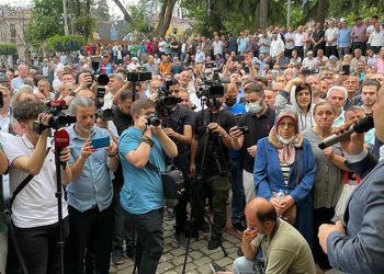Bakan Varank’a Trabzon’da enflasyon tepkisi: Ekmek 8 lira oldu, nasıl olacak bu?