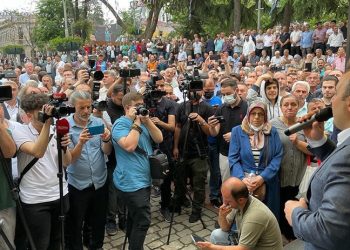Bakan Varank’a enflasyon tepkisi: ‘Ekmek 8 lira oldu, unun çuvalı 500 lira oldu. Nasıl olacak bu?’