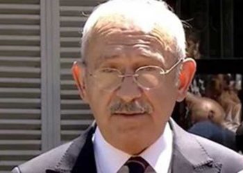 Balyoz davasında tutuklanan emekli Tümamiral Deniz Kutluk'u ziyaret eden Kılıçdaroğlu: Terör örgütüyle kurulan kumpasın hesabını soracağız