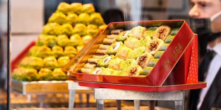 Bayram öncesi tatlının da tadını kaçtı: Yüzde 20 zam