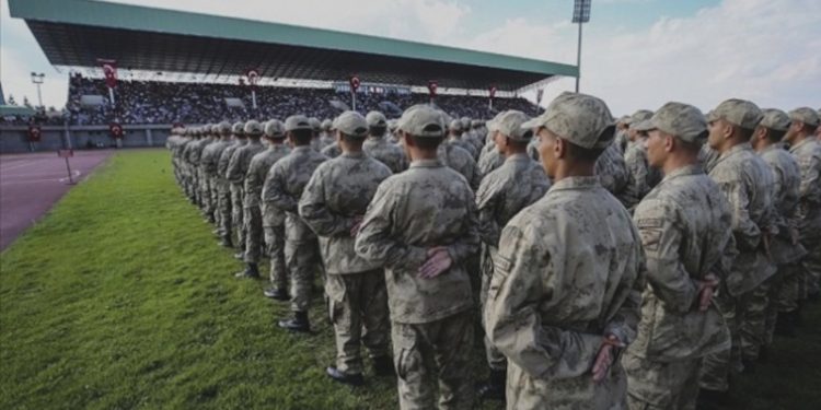 Bedelli askerlik düzenlemesini de içeren kanun teklifi TBMM'de kabul edildi