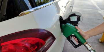 Benzine 96 kuruş indirim geliyor; litre fiyatı 23 TL’nin altına düşecek