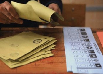 Beş kentte yapılan anket: AKP oylarında yüzde 10'un üzerinde erime