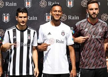 Beşiktaş'ta yeni sezon forma tanıtımı yapıldı