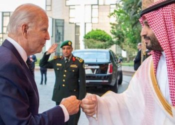 Biden'ın Suudi Veliaht Prens Selman'la yumruk tokuşturması tepki çekti: "El sıkışmaktan beter; utanç verici!"