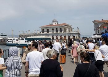 Bilim Kurulu Üyesi Özlü: Zorunlu kapatma gündemde değil