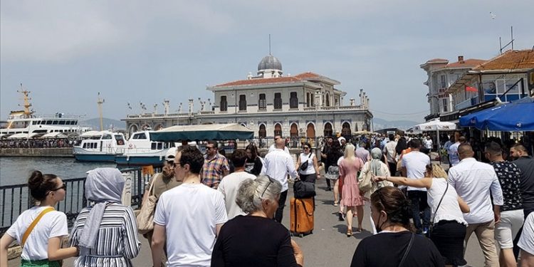 Bilim Kurulu Üyesi Özlü: Zorunlu kapatma gündemde değil