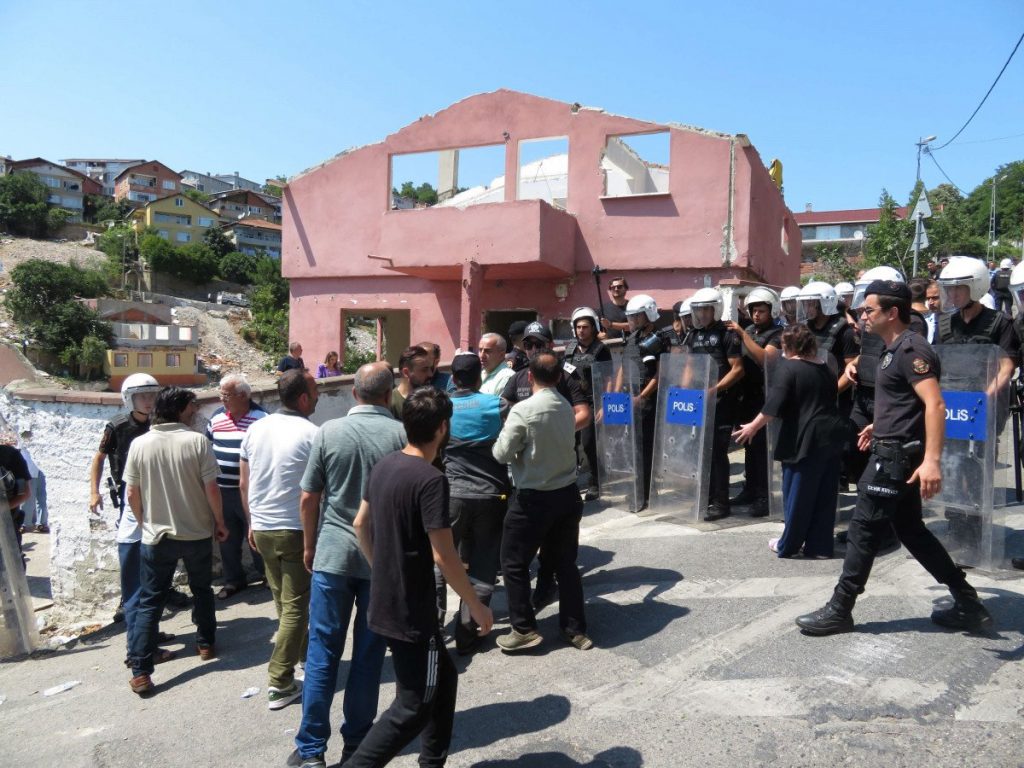 Bir zorla ‘kentsel dönüşüm’ de Beykoz’da: Polis, mahallede ateş açtı