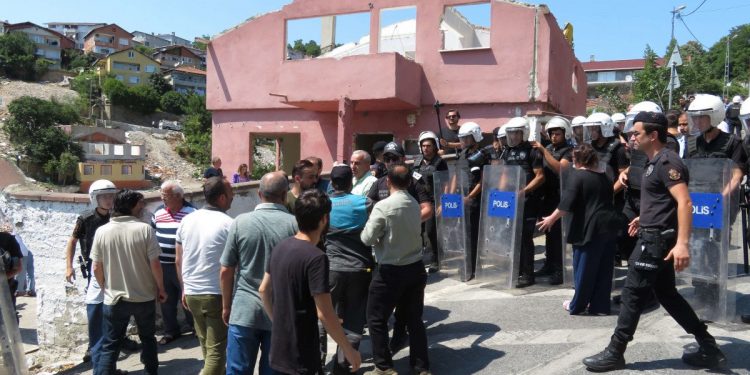 Bir zorla ‘kentsel dönüşüm’ de Beykoz’da: Polis, mahallede ateş açtı
