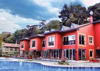 Boğaziçi rektörlüğü, mezunlar derneğinin lokalinde içki satışını yasakladı