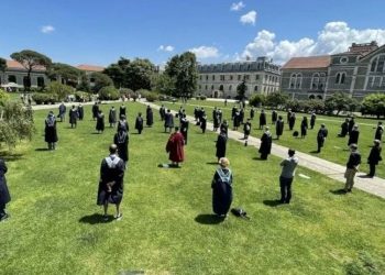 Boğaziçi'nde uzaklaştırılan akademisyenlerden 3'ü göreve iade edildi